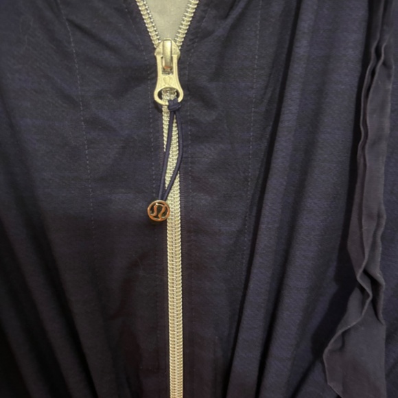 Lululemon jacket - Picture 3 of 3